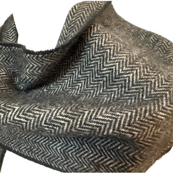 Ann Taylor Herringbone Scarf – Merino Wool & Angora – Made in Scotland - Picture 4 of 9